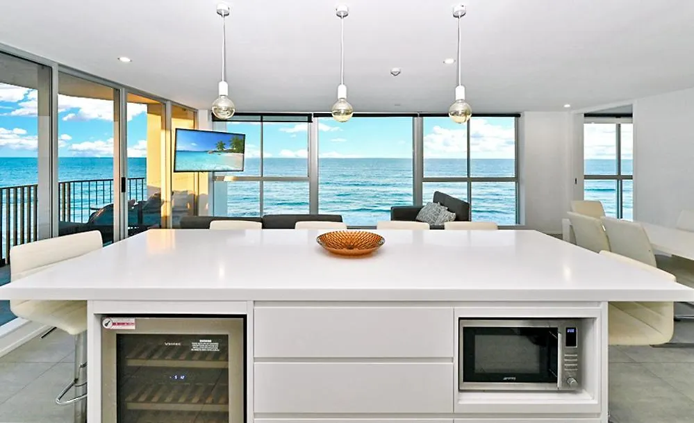 Golden Sands On The Beach - Absolute Beachfront Apartments Main Beach