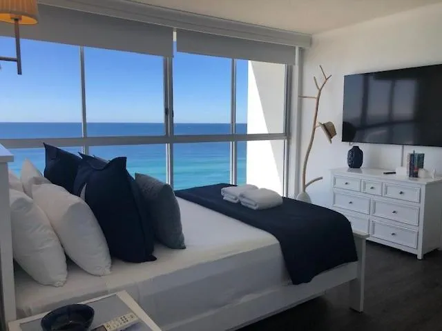 Aparthotel Golden Sands On The Beach - Absolute Beachfront Apartments Main Beach