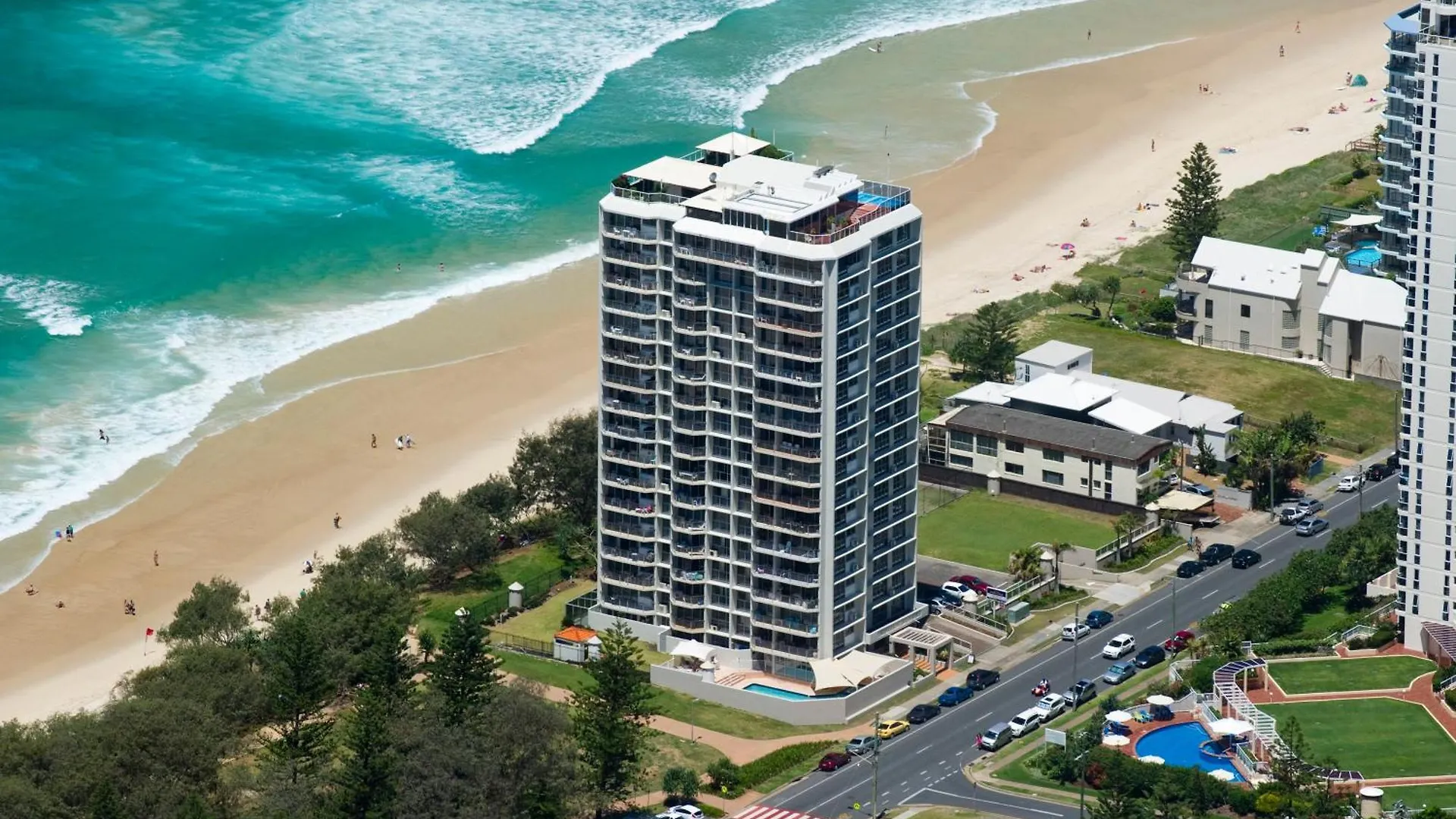 Golden Sands On The Beach - Absolute Beachfront Apartments Main Beach
