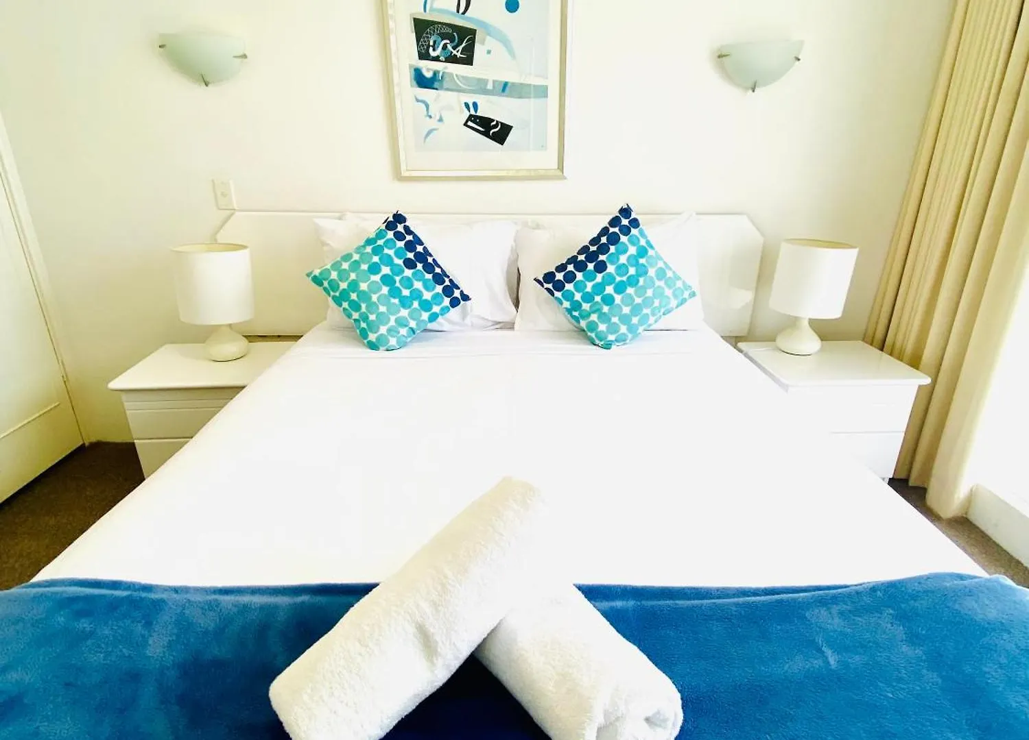 Golden Sands On The Beach - Absolute Beachfront Apartments Main Beach Aparthotel