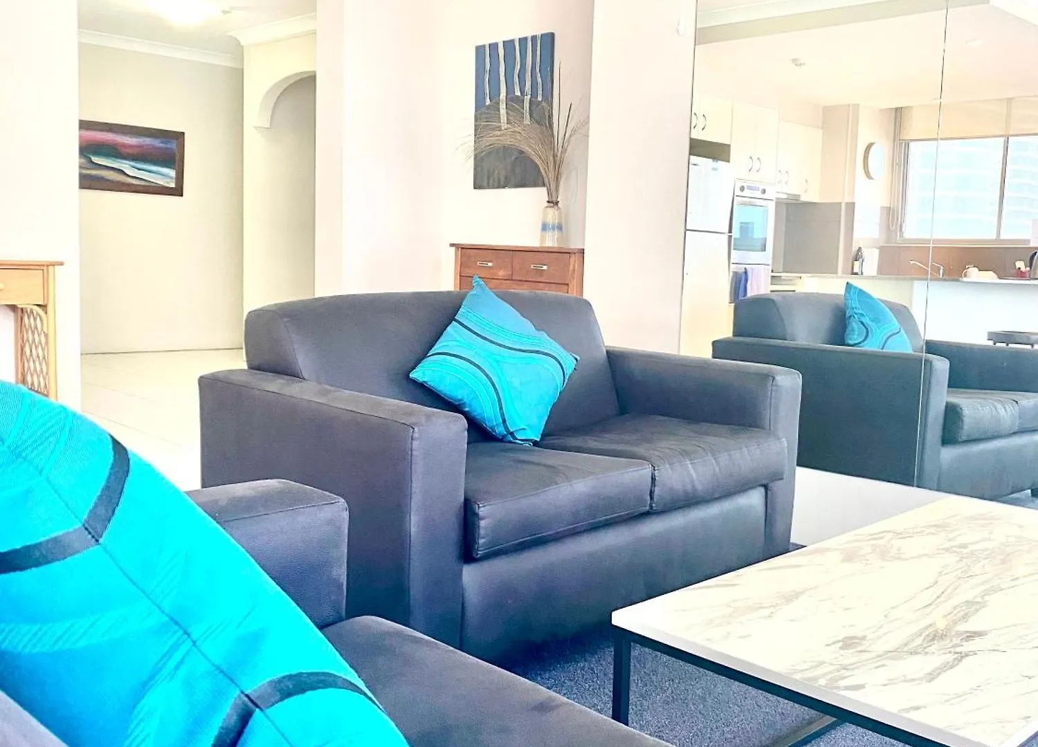 Aparthotel Golden Sands On The Beach - Absolute Beachfront Apartments Main Beach