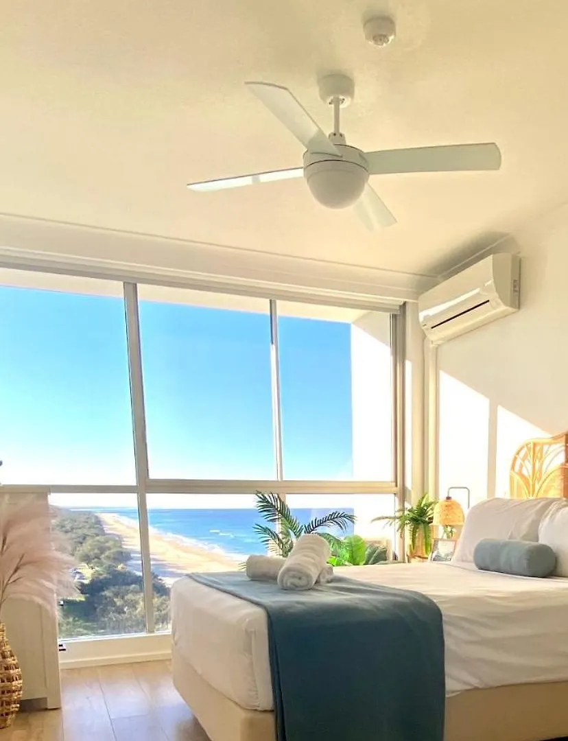 Aparthotel Golden Sands On The Beach - Absolute Beachfront Apartments Main Beach