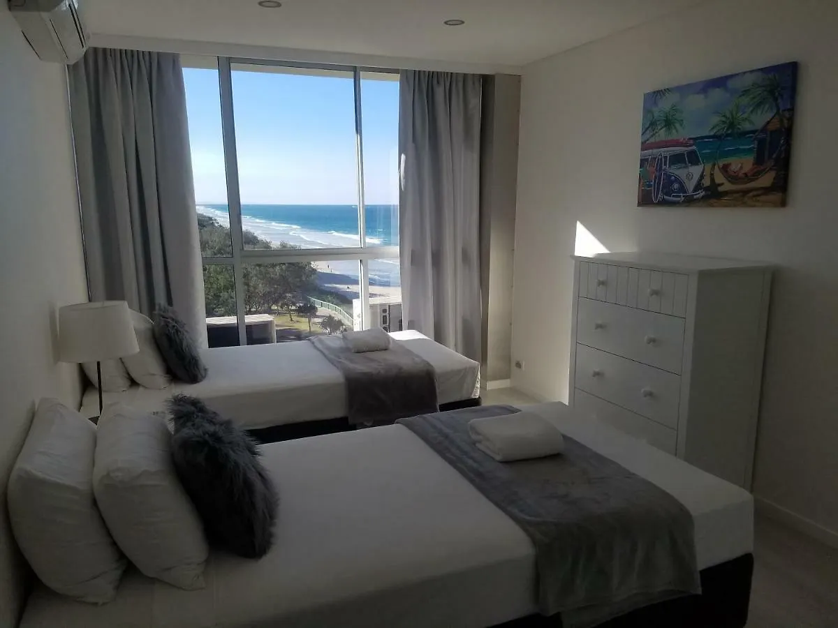 Golden Sands On The Beach - Absolute Beachfront Apartments Main Beach