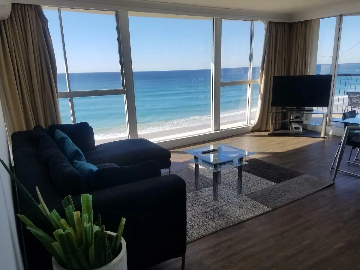Golden Sands On The Beach - Absolute Beachfront Apartments Main Beach 4*,