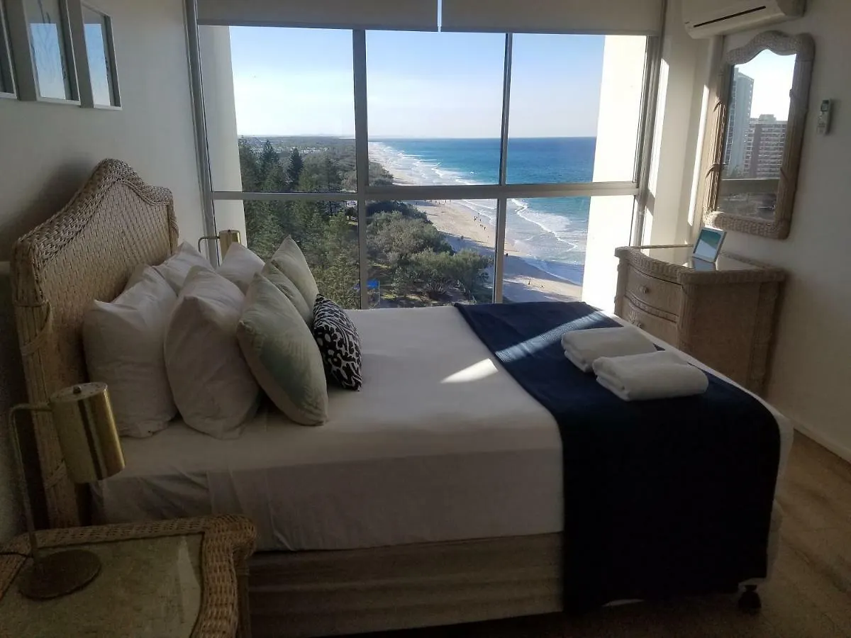 Golden Sands On The Beach - Absolute Beachfront Apartments Main Beach Aparthotel