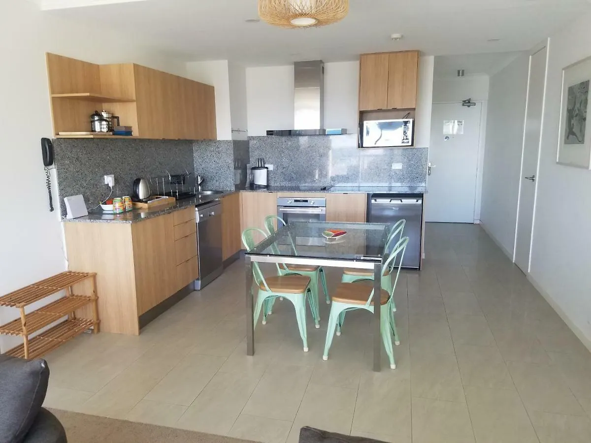 Aparthotel Golden Sands On The Beach - Absolute Beachfront Apartments Main Beach