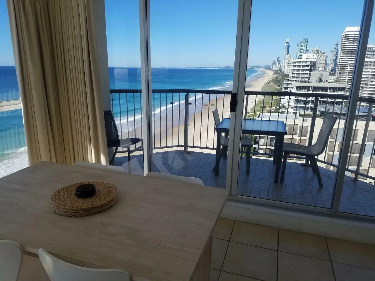 Golden Sands On The Beach - Absolute Beachfront Apartments Main Beach Aparthotel